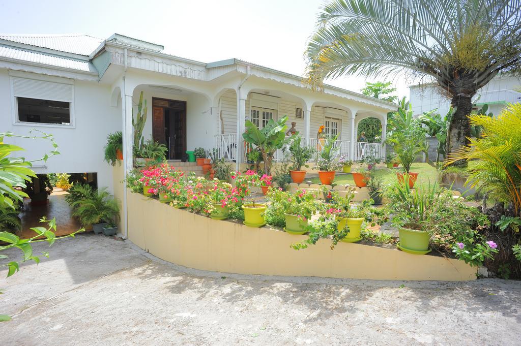 Au Domaine Des Bougainvilliers Villa Sainte-Rose Eksteriør bilde